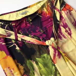 Contemporary print belted skirt